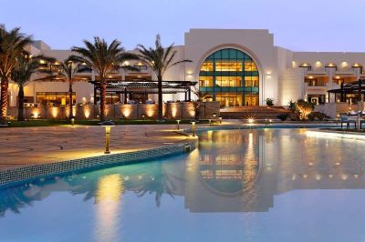movenpick resort & spa soma bay