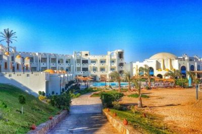 coral sun beach safaga