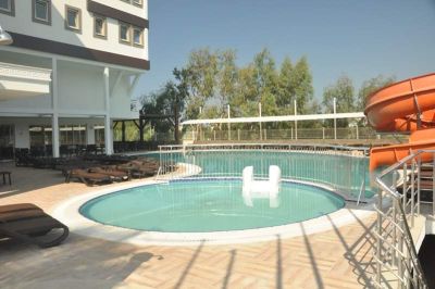 holiday city hotel