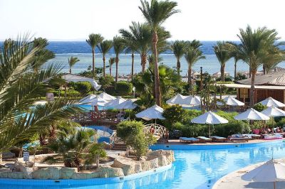 Amwaj Oyoun Hotel &Resort