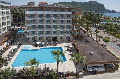 riviera hotel & spa
