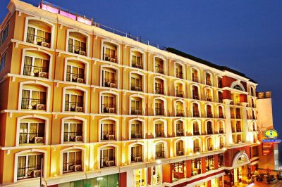 intimate hotel