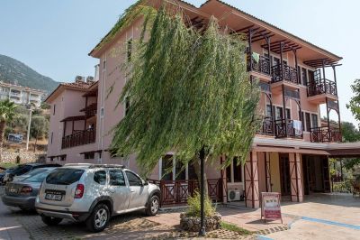 club pink palace hotel