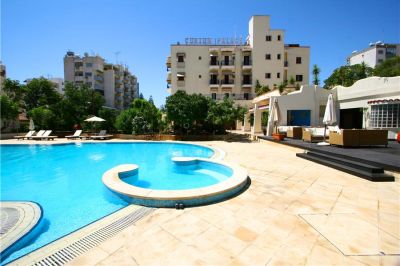 curium palace