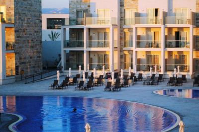 amphora hotel & suites 4 *