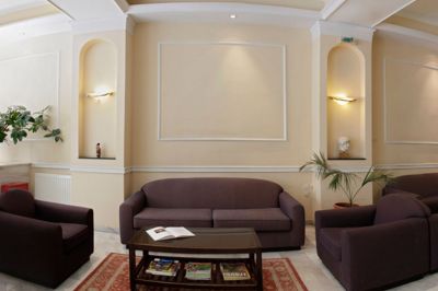 pella hotel