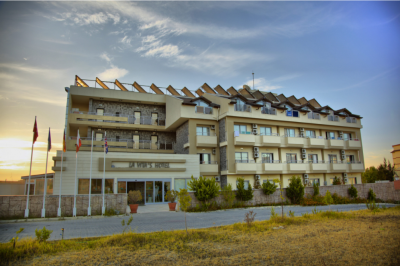 lavitas hotel side