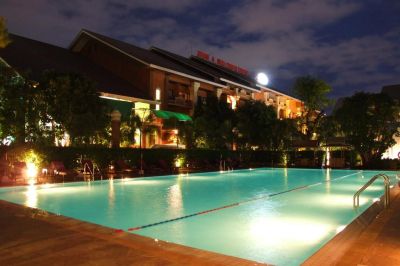 floral hotel dolphin circle pattaya