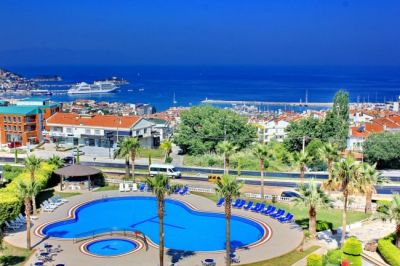 lambiance royal palace kusadasi hotel