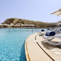 movenpick resort & spa soma bay