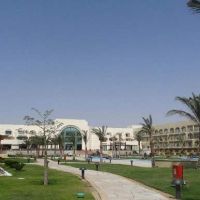 movenpick resort & spa soma bay