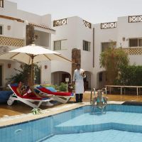 camel dive club & hotel