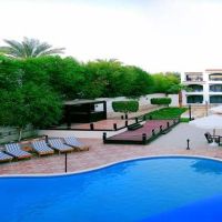 new la perla hotel