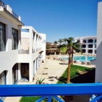 new la perla hotel