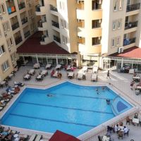kleopatra royal palm hotel