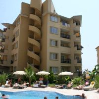 kleopatra royal palm hotel