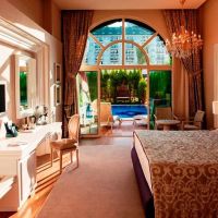 delphin imperial lara