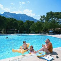 champion holiday village