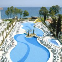 the maxim resort hotel