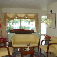 amos hotel