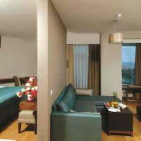 commodore elite suites & spa