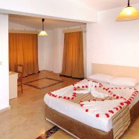 club aqua plaza hotel