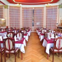 side temple hotel