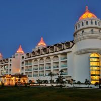 side crown serenity hotel