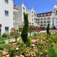 side crown serenity hotel