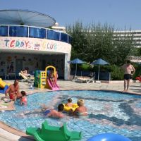 grand blue sky hotel