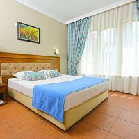lyra resort