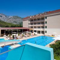 CASTLE PARK HOTEL