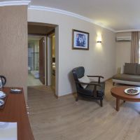 julian club hotel