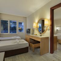 larissa holiday beach hotel