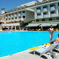 side breeze hotel