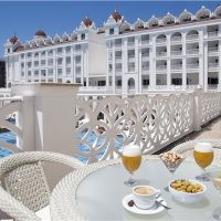 oz hotels side premium