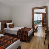 side sungate resort