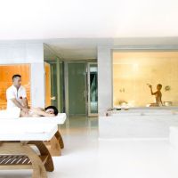 adam & eve hotel