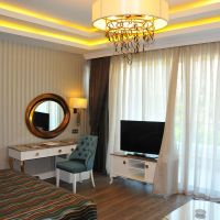 Karmir Resort & Spa
