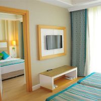 Karmir Resort & Spa