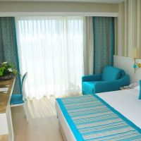 Karmir Resort & Spa