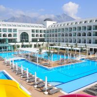 Karmir Resort & Spa