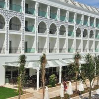 Karmir Resort & Spa