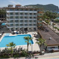 riviera hotel & spa