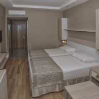 riviera hotel & spa