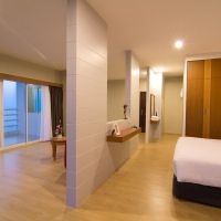 v8 seaview jomtien