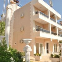 club seven hotel