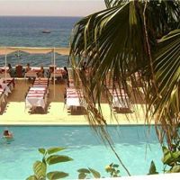 club enjoy beach