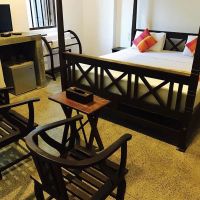 lagoon boutique hotel