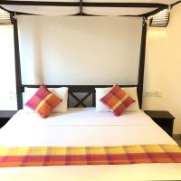 lagoon boutique hotel